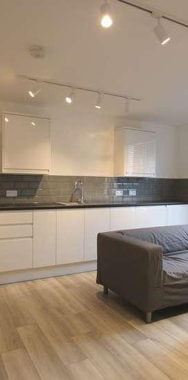 High Street, Barnet, EN5 - Photo 1