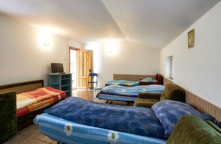 Inchiriez etaj de vila cu 7 camere, zona KM 5 - Fotografie 4