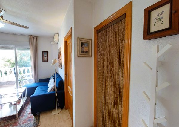 Apartamento 2 dormitorios con piscina al lado del mar