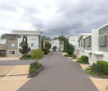 Spacious Townhome with 2 Car Garage - Photo 6