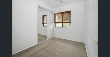 Don't miss out on this! Rare 5-bedroom home - Photo 2