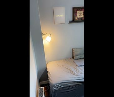 Room in a Shared House, First Drive, NW10 - Photo 3