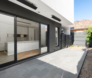 5 Valdemar Court, Brighton East VIC 3187 - House For Rent | Domain - Photo 3