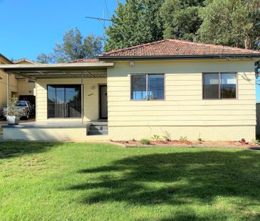 Cosy Three Bedroom Home, Gas cooking, WATER USAGE INCLUDED! - Photo 6