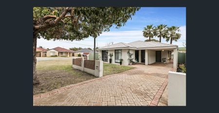 Fully Furnished 4x2 Family Home in Prime Location - Photo 3