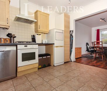 3 bedroom house to rent Sir Toby Belch Drive, Warwick, CV34 - Photo 5