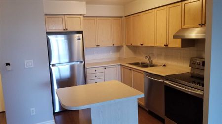 For Lease - 3888 Duke Of York Boulevard Unit# 1227, Mississauga, Ontario - Photo 5
