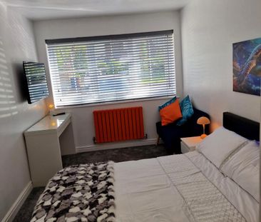 1 bedroom in a house share to rent - Photo 4