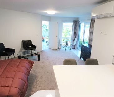 Self-contained furnished room/studio - Photo 3