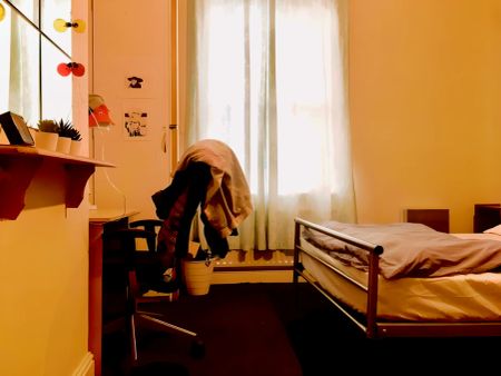 3 Bed 1 Bath - Photo 3