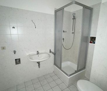 Gemütliche Single-Wohnung mit Einbauküche auf dem Markt - Photo 4