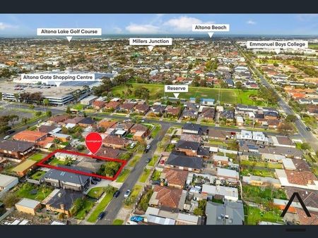 Spacious Family Home - Photo 3