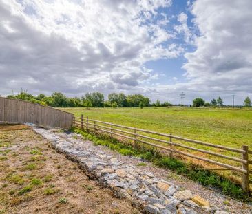 4 bedroom detached house to rent - Photo 2