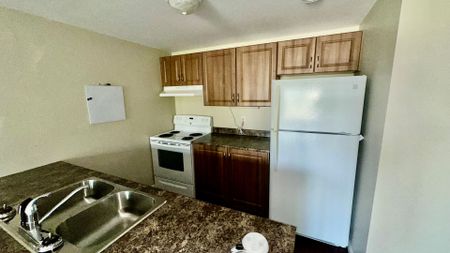 For Lease - 665 King Street Unit# 208, Gananoque, Ontario - Photo 5