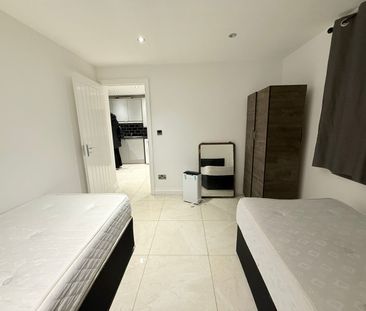 Room in a Shared Flat, Brisbane Road, IG1 - Photo 2