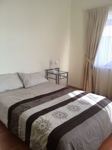 5-bedroom shared house, St Bernards Road - Photo 5