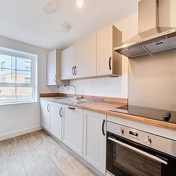 Crusoe Street, Ayleford, ME20 7XU, Kent - Photo 2