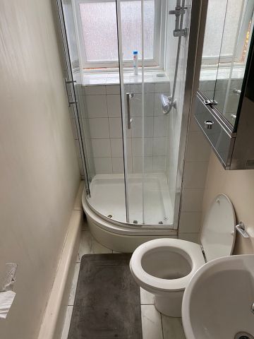 Room in a Shared Flat, Wayford Street, SW11 - Photo 3