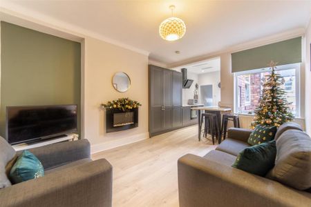 3 bedroom flat to rent - Photo 2