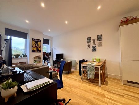 Bartley Way, Hook, Hampshire, RG27 - Photo 2