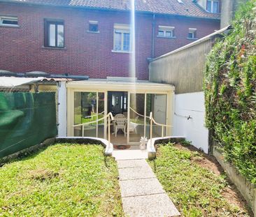 Une maison de ville avec garage - Photo 2