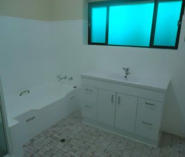 14 Brookman Street, Osborne SA 5017 - House For Rent | Domain - Photo 4