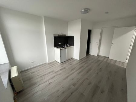 Studio remis à neuf à 6040 Charleroi Jumet  Loyer: 580 € - Foto 2