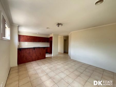 Ideal Family Home in Tarneit - Photo 2