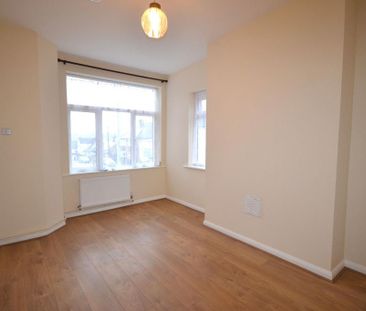 2 bedroom end of terrace house to rent - Photo 4