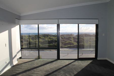 Luxury Beachside Living - Photo 5