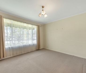 The Perfect Family Home with a Spacious Yard! - Photo 5