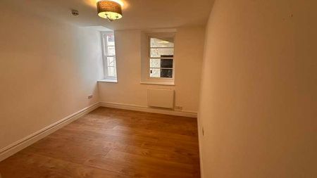 Claremont Crescent, Weston-super-mare, BS23 - Photo 4