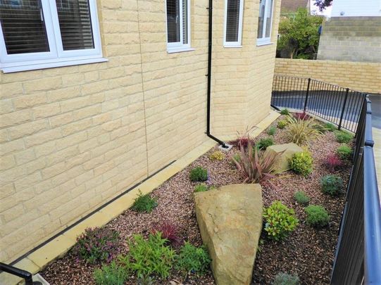 2 bedroom penthouse to rent - Photo 1