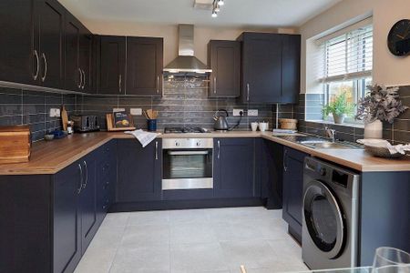 3 bedroom semi-detached house to rent - Photo 5