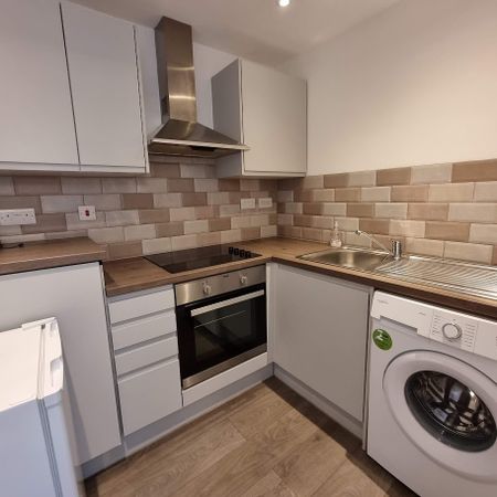 1 Bed Flat, Brent Street, NW4 - Photo 3