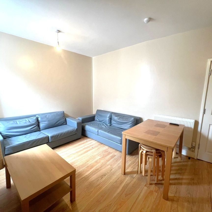 7 Bed Flat, Royal York Crescent, BS8 - Photo 1