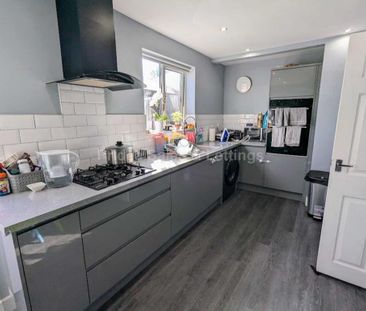 3 bedroom terraced house to rent - Photo 5