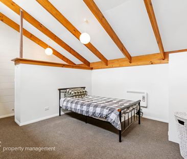 Stylish One-Bedroom Loft in Mount Nelson - Photo 4