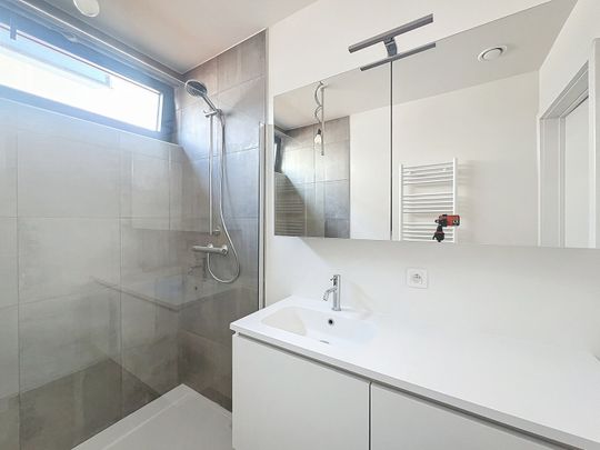 Prachtig nieuwbouw appartement met twee slaapkamers, terras en tuin - Photo 1