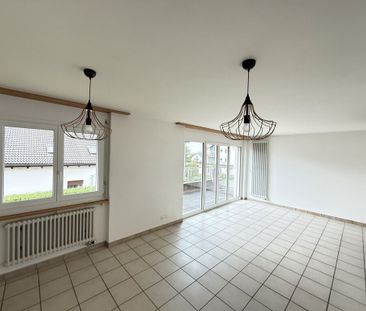 Grande pièces à vivre avec spacieux balcon - Photo 5