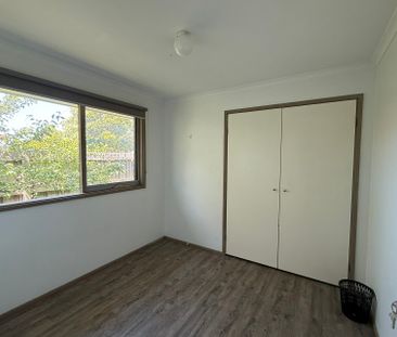 8 Greenhill Rise, Hampton Park VIC - Photo 3