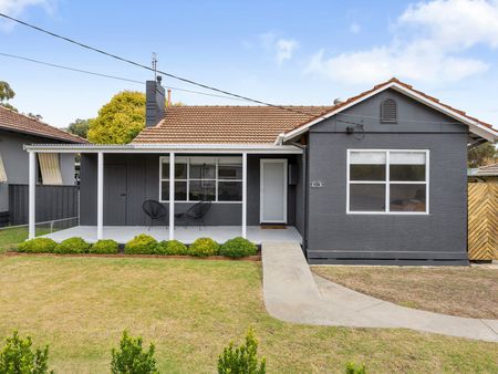 Beautifully Renovated 3 Bedroom Home - Photo 2