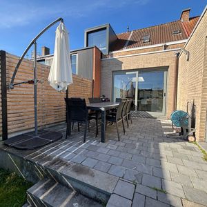 Huis te huur in Sint-Kruis voor € 1.250 met 4 slaapkamers - Photo 2