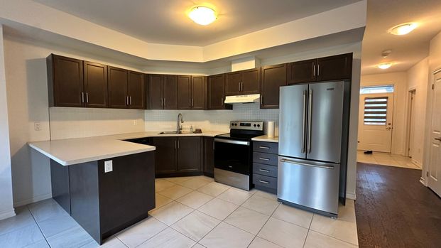 For Lease - 102 Addison Street, Blue Mountains, Ontario - Photo 1