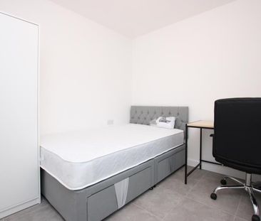 Room in a Shared House, Golledge Crescent, BS34 - Photo 2