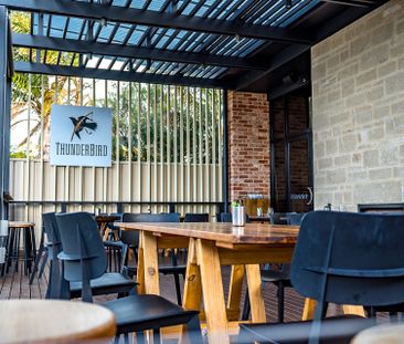 Open the Door To Character and Small Town Atmosphere - Photo 3