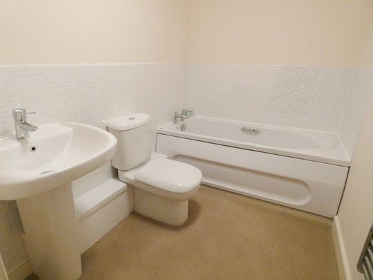 The Poplars, Lytham - Photo 1