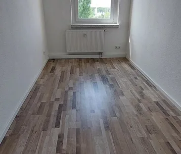 Schöne 3 Raumwohnung in der 3 Etage mit Balkon zu vermieten, im fam... - Foto 1