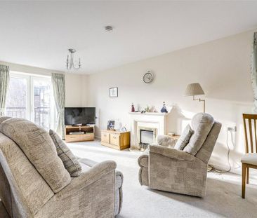 1 bedroom retirement property to rent - Photo 3