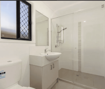 Duplex Family Home - Central Location! - Photo 4